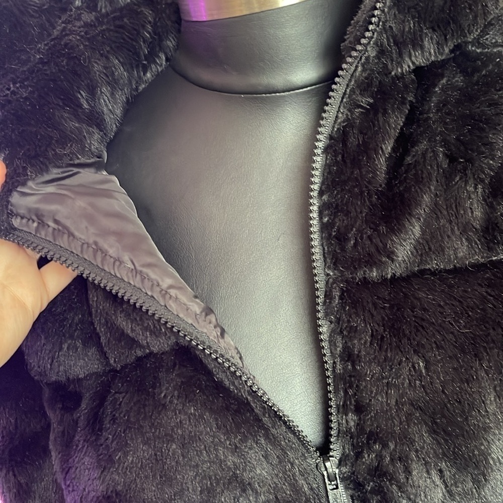 Faux fur black winter vest winter jacket with hoody . Great for layering NWOT - Picture 10 of 10